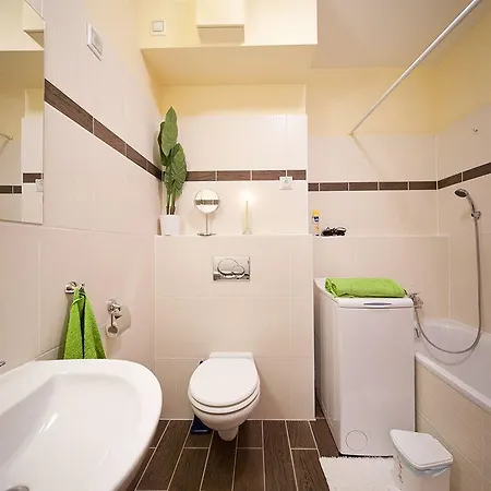 Lord Aparthotel 3*